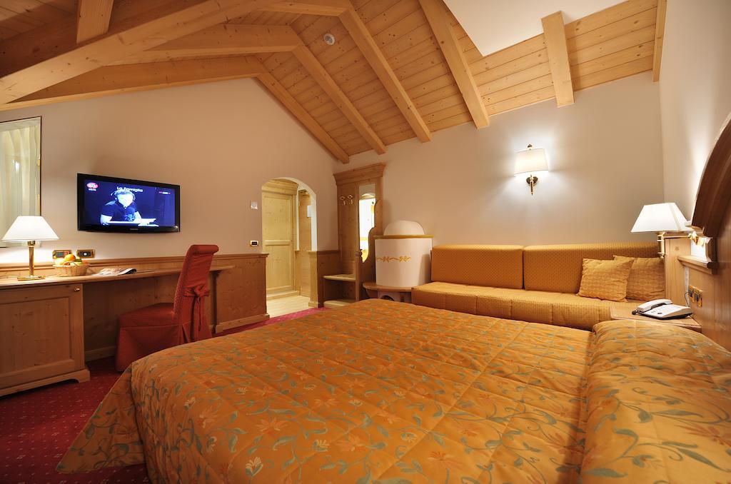 Sporthotel Rosatti ديمارو الغرفة الصورة