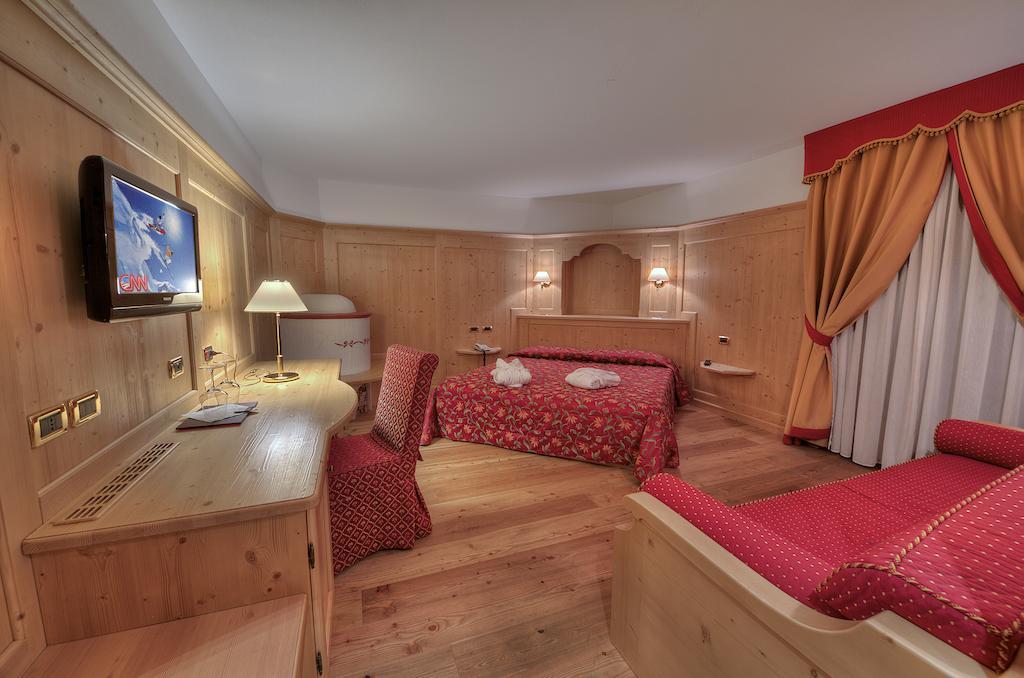 Sporthotel Rosatti ديمارو الغرفة الصورة